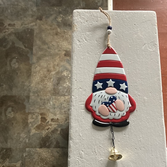 NWT Metal- Stars & Stripes Patriotic Gnome Hanging Bell Decoration - Picture 8 of 13
